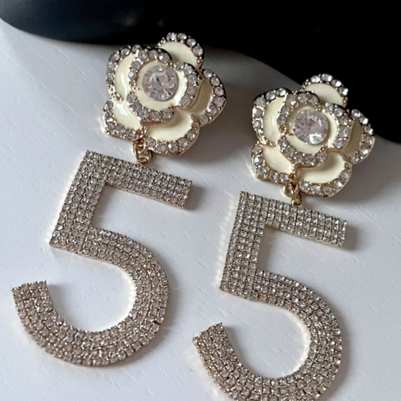 Oversized Dangle Earrings - Picture 3 of 4